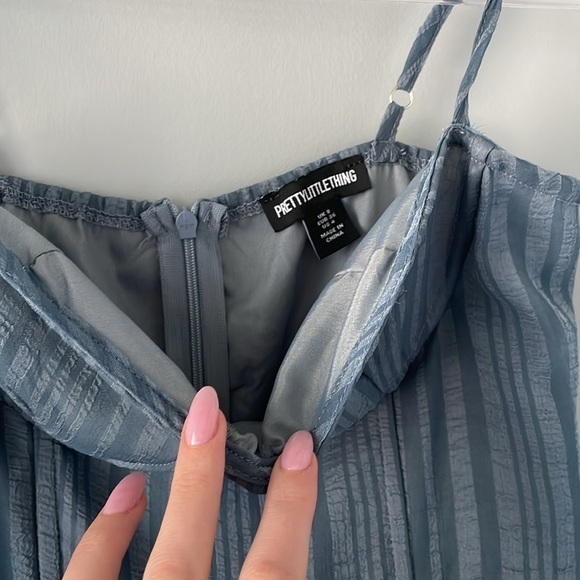 PrettyLittleThing Blue Jumpsuit - Picture 5 of 5